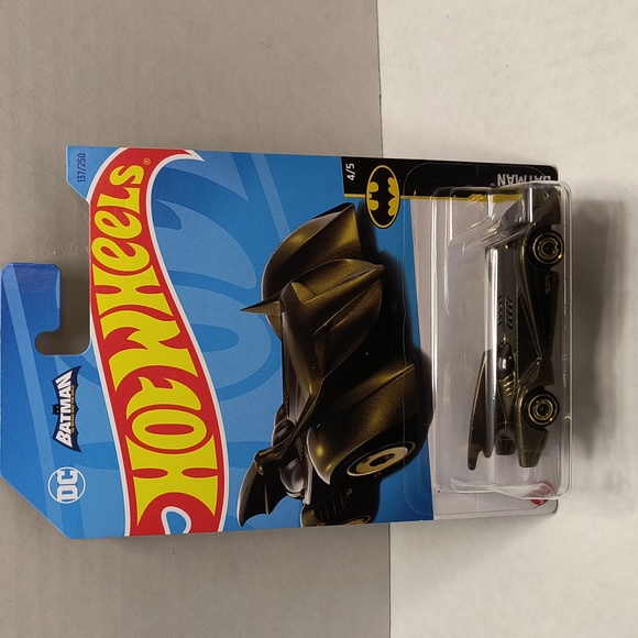 d12 Hot Wheels Batmobile gold batman series - Picture 1 of 4